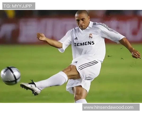 巴西足球明星后卫的辉煌历程与对国家队的贡献分析