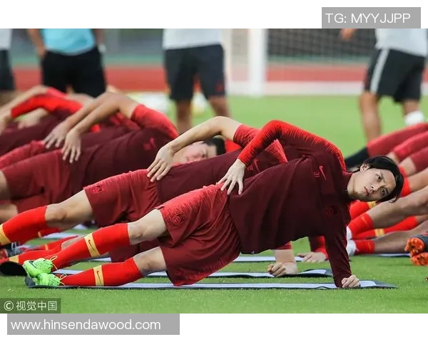 足球明星搞笑囧脸瞬间大盘点让你捧腹大笑的精彩瞬间合集